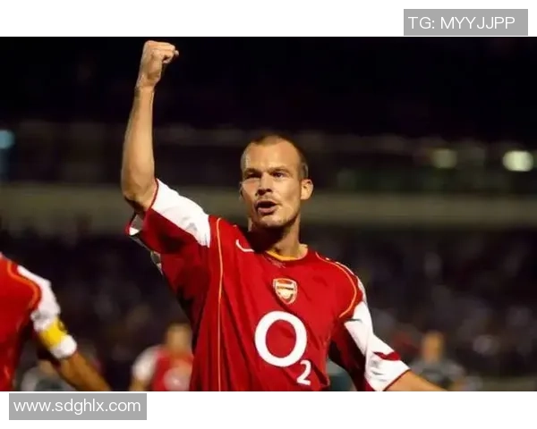 近视也能踢好球 世界足坛那些戴眼镜的传奇球星