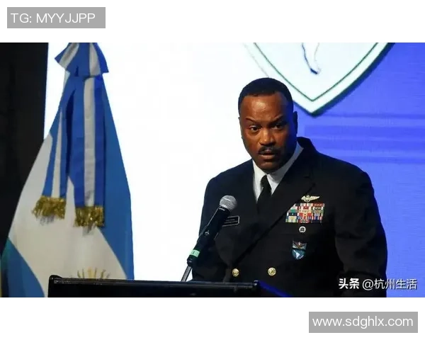 黑人足球明星因涉嫌犯罪入狱引发社会关注与舆论风暴